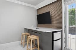 Cute little studio, great stop for road trip