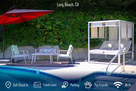 Chic Townhome Private Pool Sleeps 8+