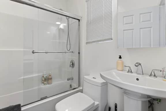 Cute Gated Studio Unit B