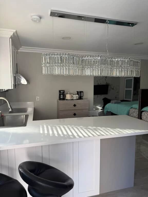 Newly remodeled Studio, great stop for road trip.