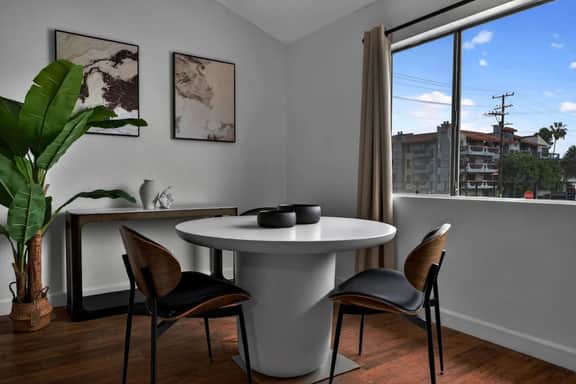 Strandhuis - LB Loft 1 mile from Beach