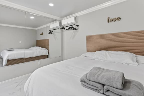 Cute little studio, great stop for road trip