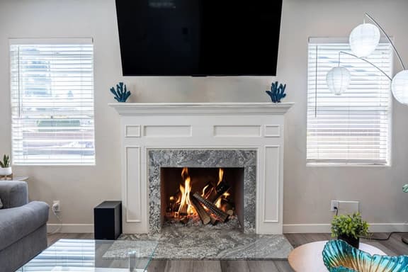 Stylish Dwelling Near LA & OC - TWO Br Carson LB